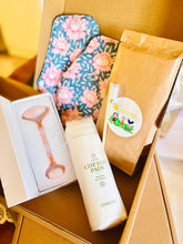 Load image into Gallery viewer, Pretty Pink &amp; White kinkekomplekt + graveeringuga hambahari